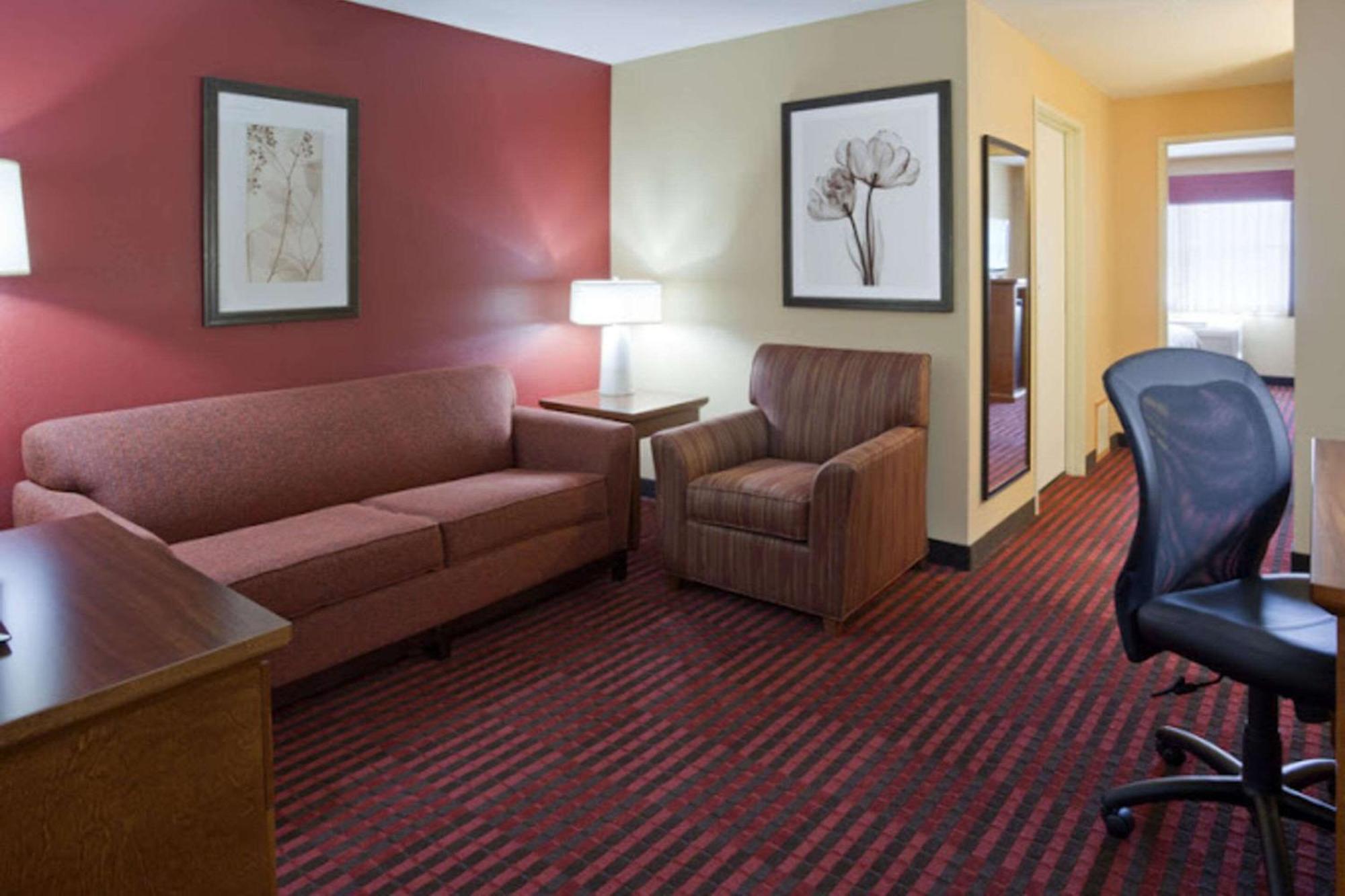 Quality Inn & Suites Stillwater Exterior photo