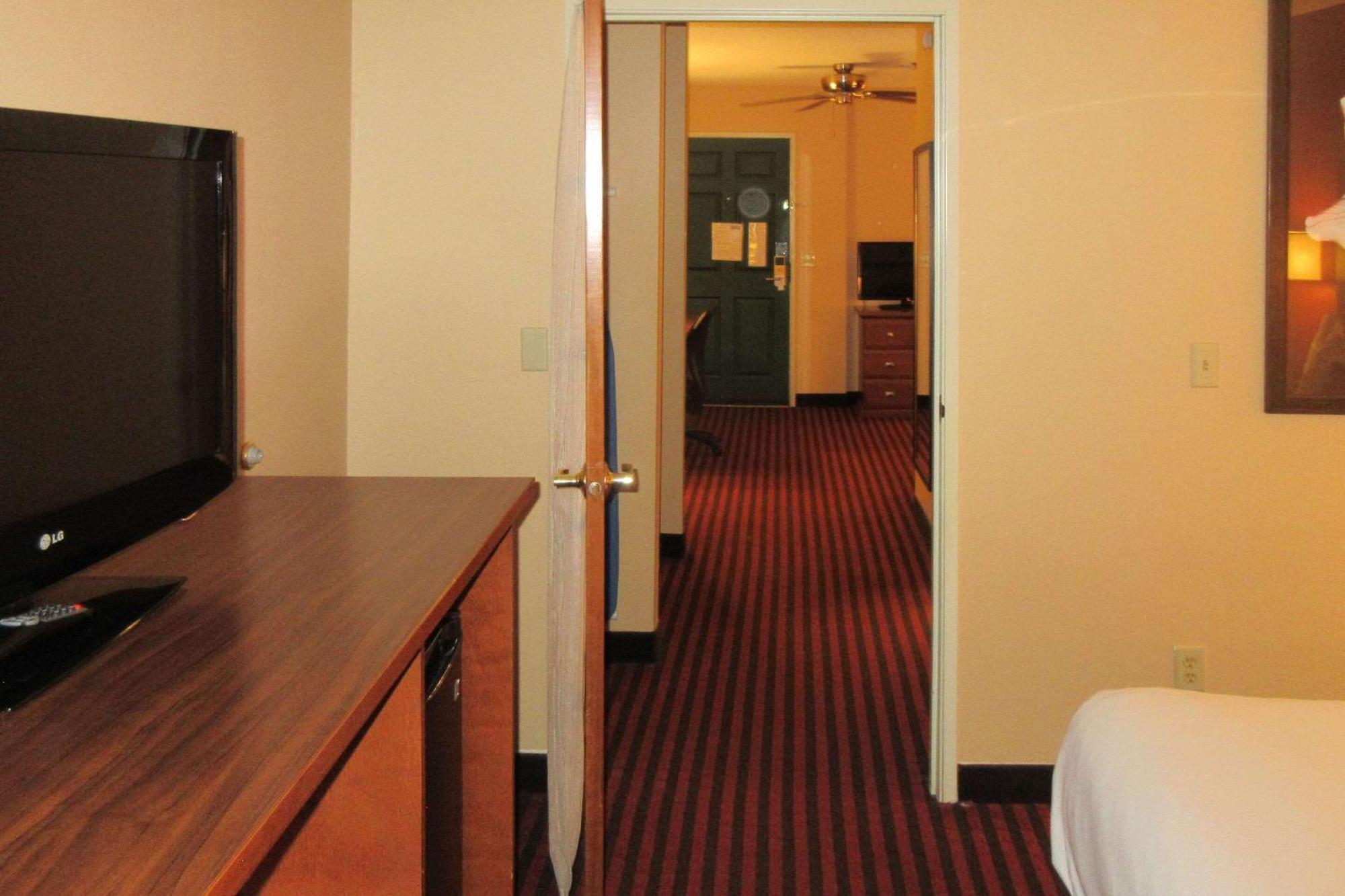 Quality Inn & Suites Stillwater Exterior photo