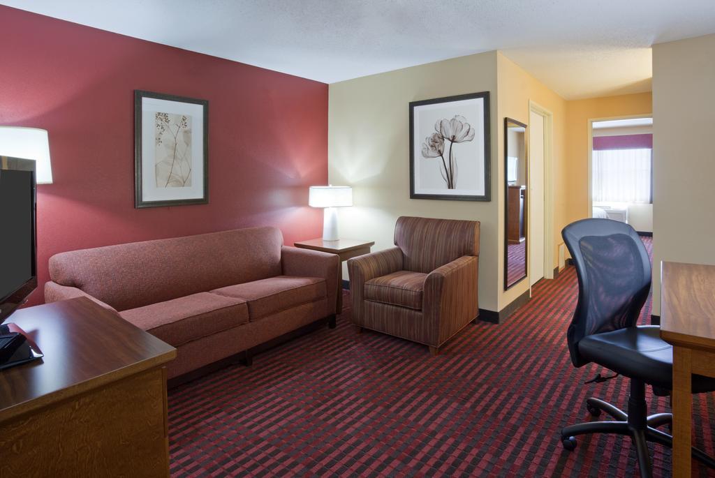 Quality Inn & Suites Stillwater Exterior photo