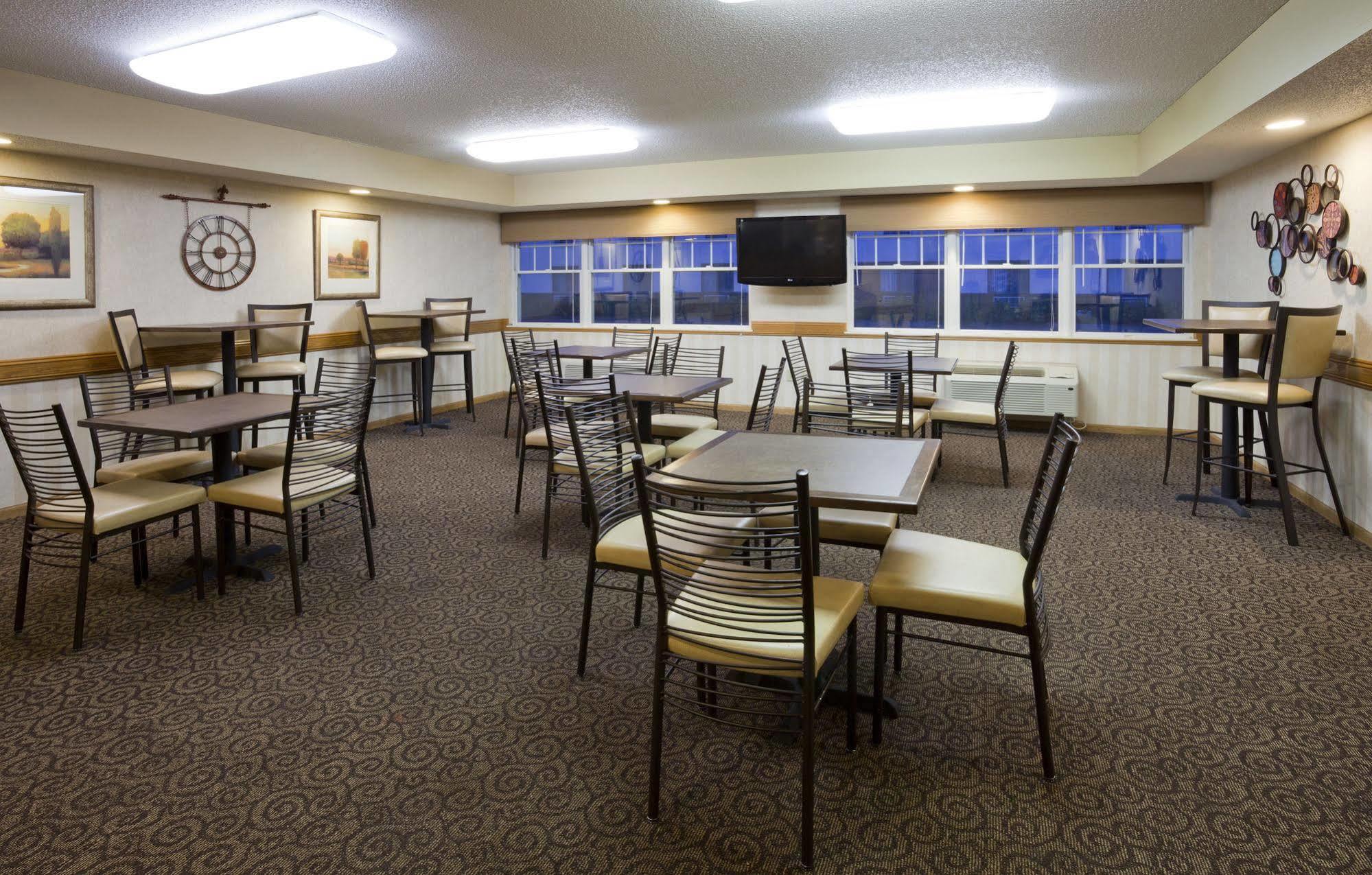 Quality Inn & Suites Stillwater Exterior photo